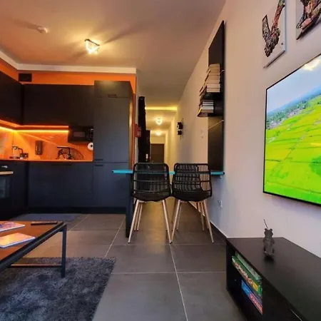 Appartamento Modern - 50 M From Sea - Free Wi-fi - Super Cool - Terrace - Fully Air-conditioned *