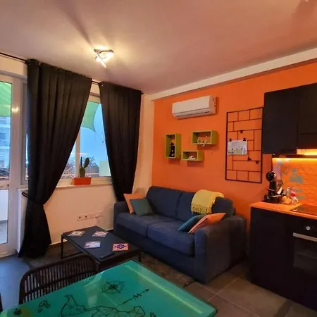 Apartment Modern - 50 M From Sea - Free Wi-fi - Super Cool - Terrace - Fully Air-conditioned