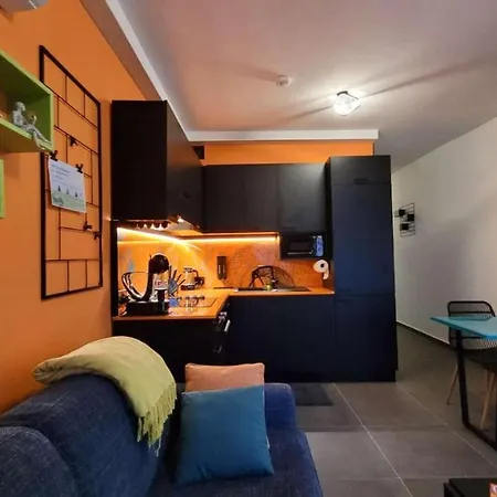 Modern - 50 M From Sea - Free Wi-fi - Super Cool - Terrace - Fully Air-conditioned Apartment