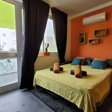 Apartment Modern - 50 M From Sea - Free Wi-fi - Super Cool - Terrace - Fully Air-conditioned