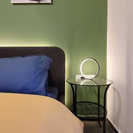 Apartment Modern - 50 M From Sea - Free Wi-fi - Super Cool - Terrace - Fully Air-conditioned