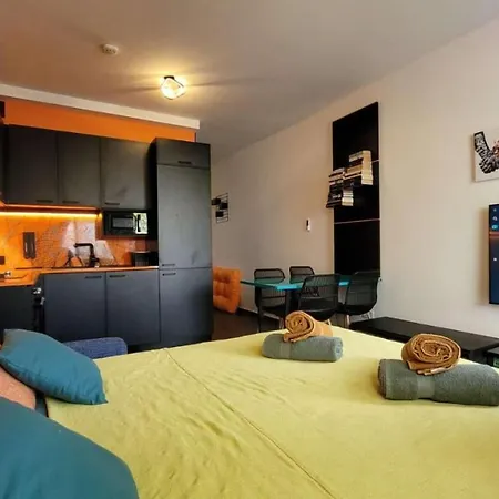 Apartment Modern - 50 M From Sea - Free Wi-fi - Super Cool - Terrace - Fully Air-conditioned